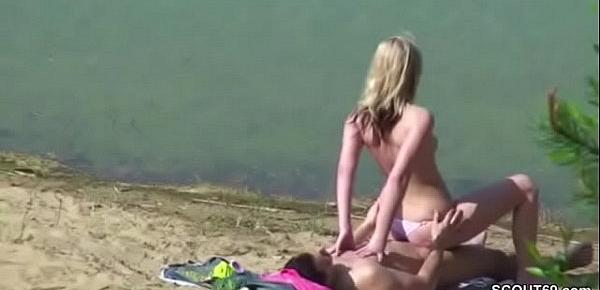  Junges Paar fickt am Strand von Timmendorf und wird gefilmt